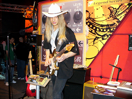 Rob at The NAMM Show 2007 #1