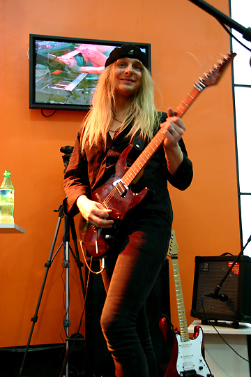 Music China Pic #3