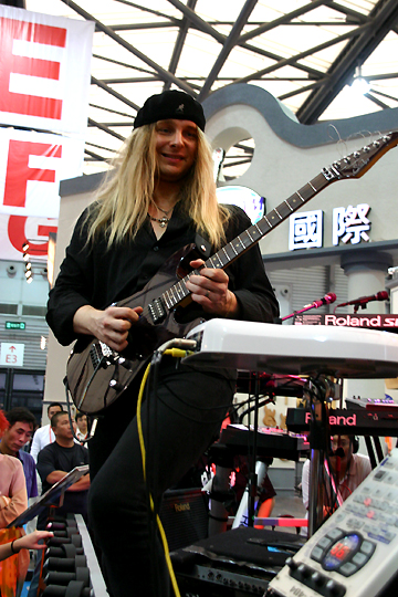 Music China Pic #6