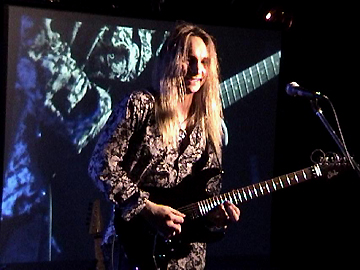 Guitar Clinic Pic #4