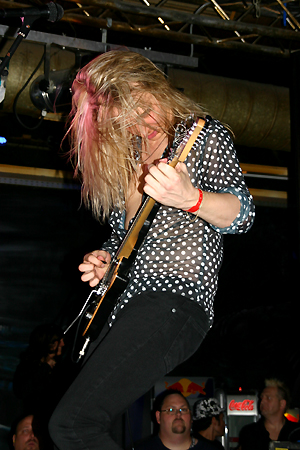 Live at UFOR3 #100